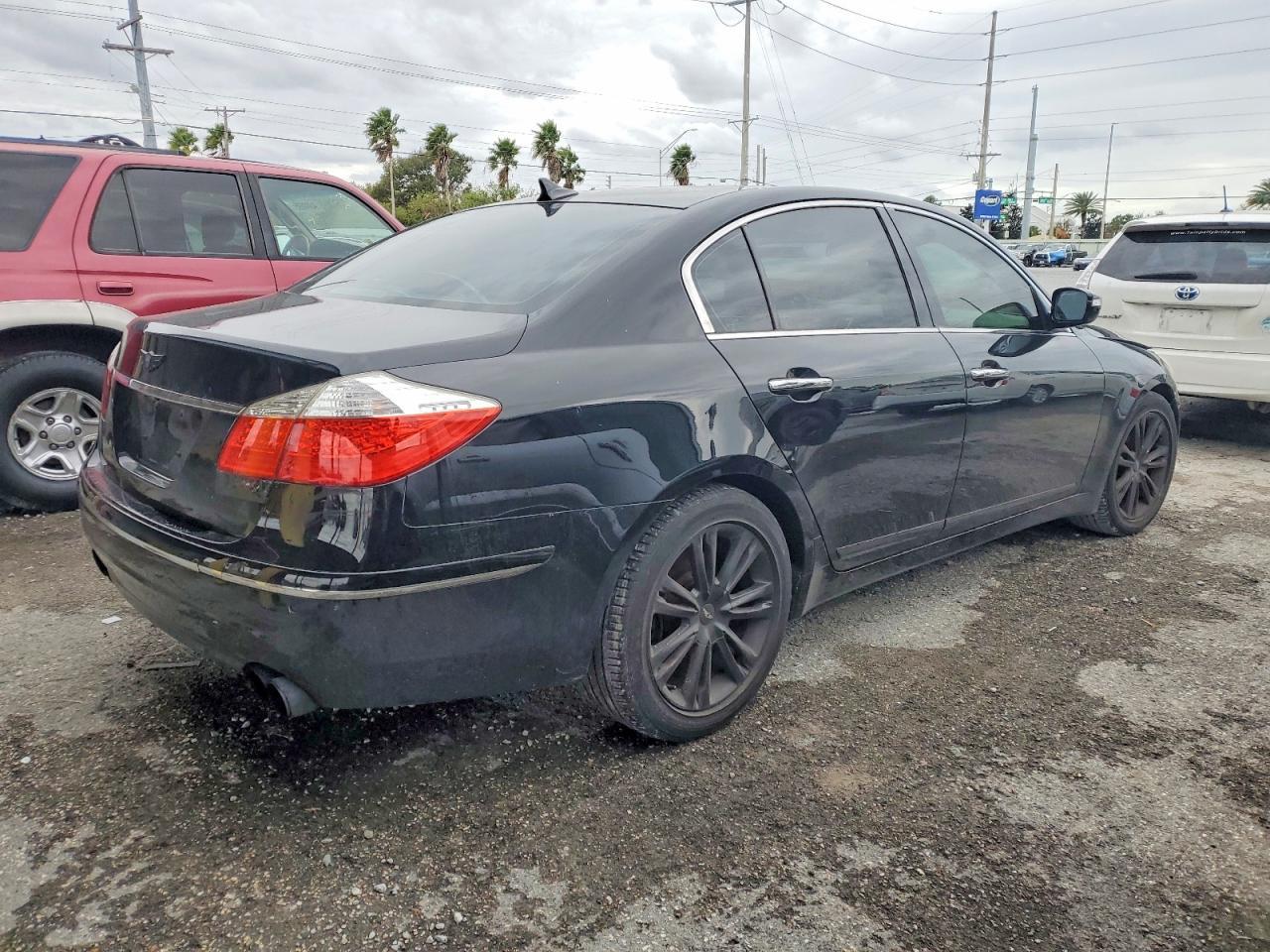 2010 HYUNDAI GENESIS