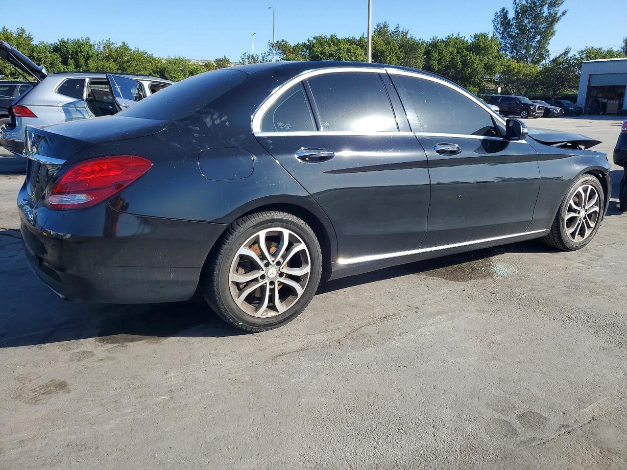 2016 MERCEDES-BENZ C-CLASS
