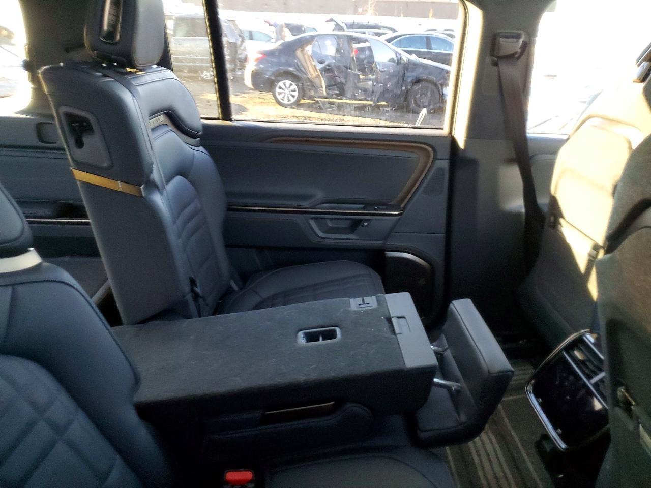 2025 RIVIAN R1s