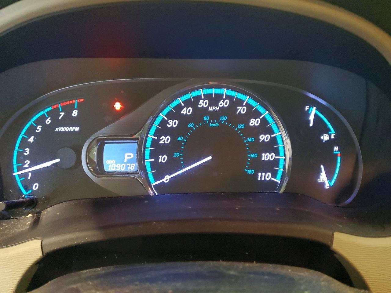2011 TOYOTA SIENNA