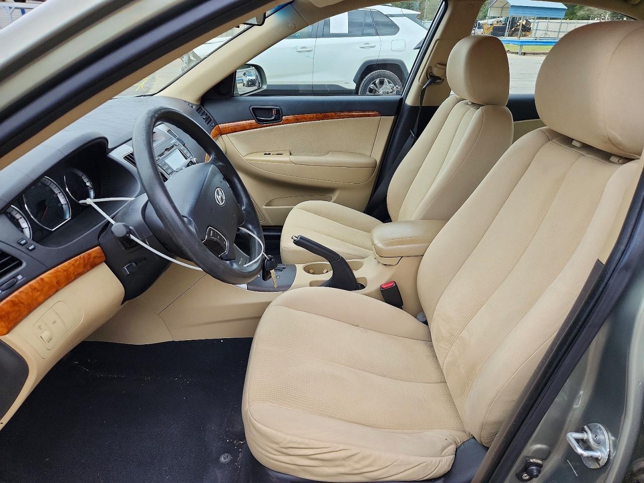 2010 HYUNDAI SONATA