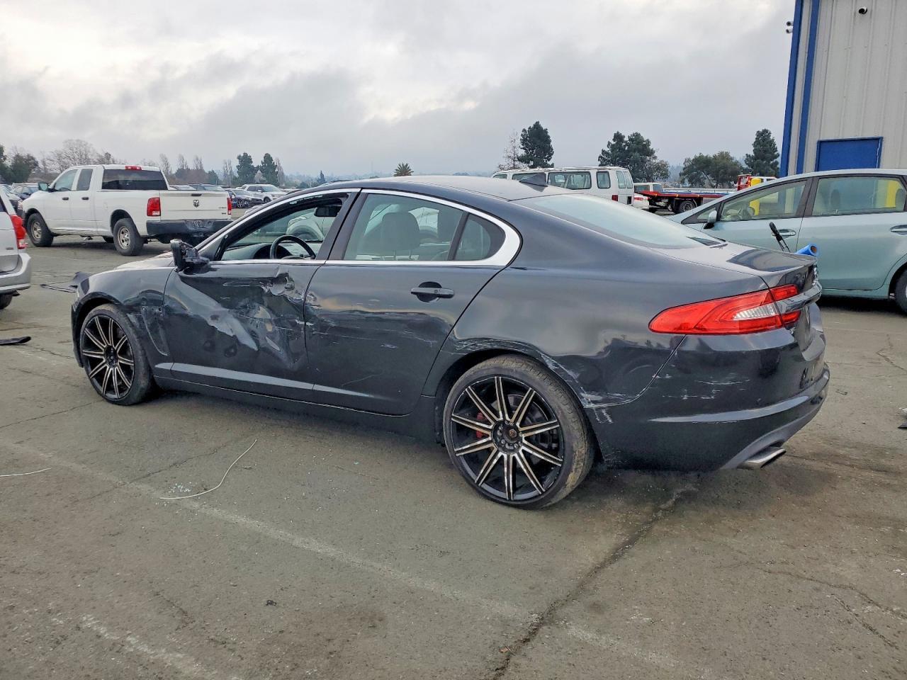 2015 JAGUAR XF