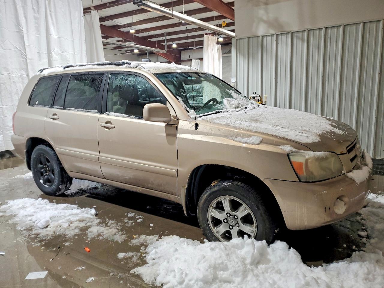 2004 TOYOTA HIGHLANDER