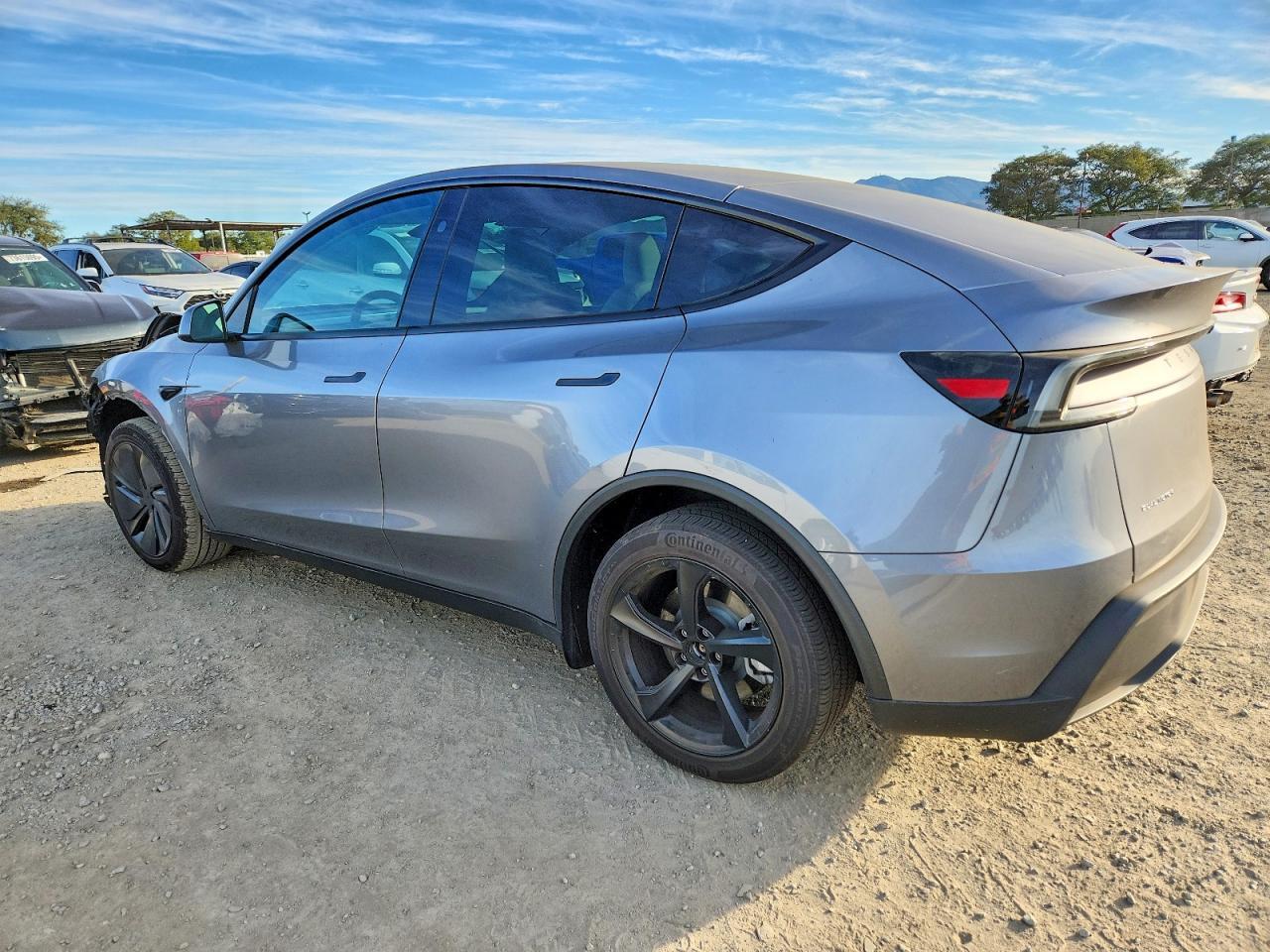 2026 TESLA MODEL Y
