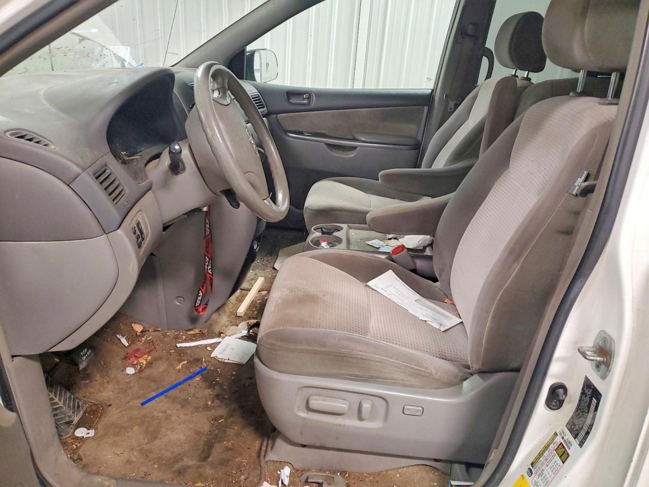 2008 TOYOTA SIENNA