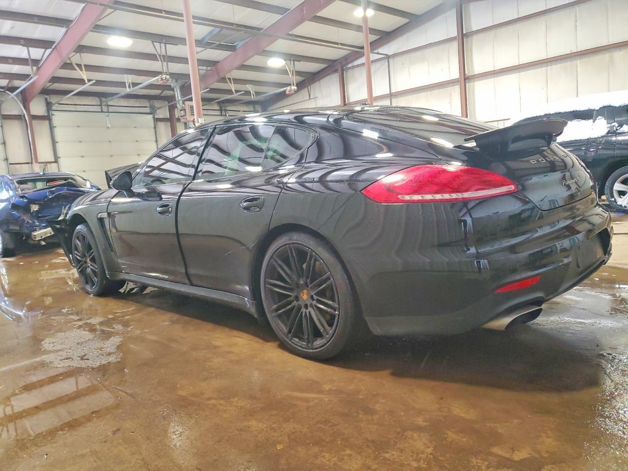 2016 PORSCHE Panamera