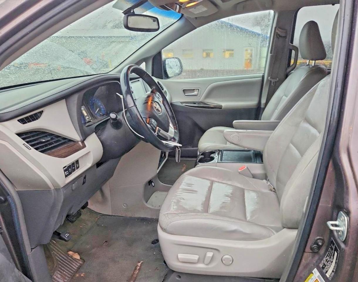 2015 TOYOTA SIENNA