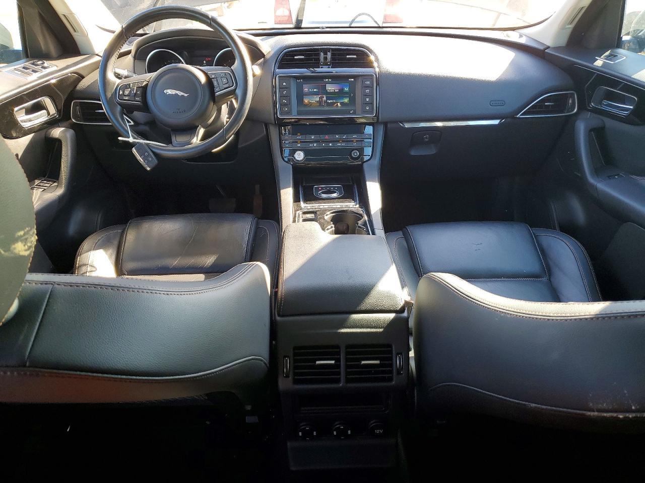 2017 JAGUAR F-Pace