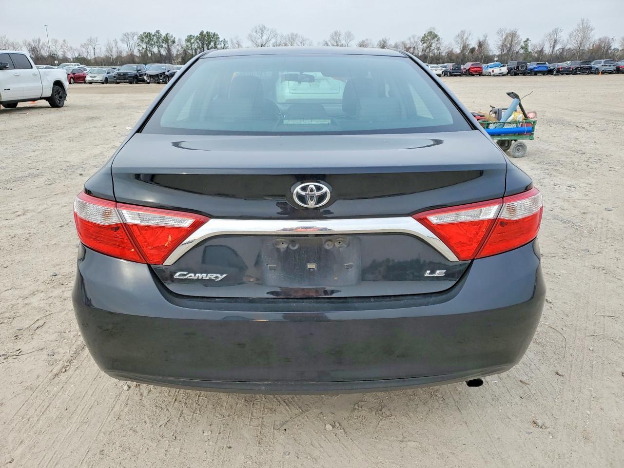 2015 TOYOTA CAMRY