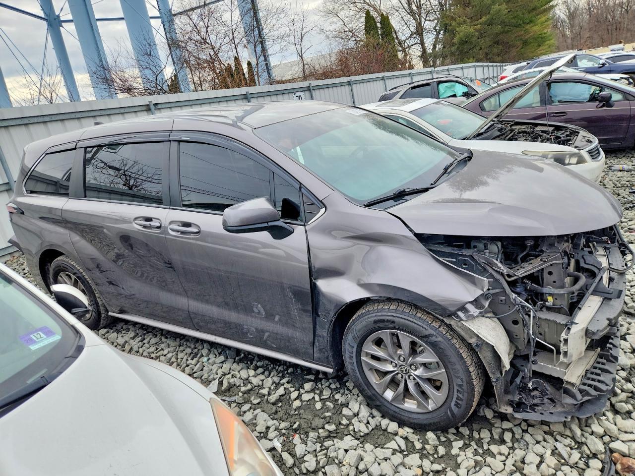 2022 TOYOTA SIENNA