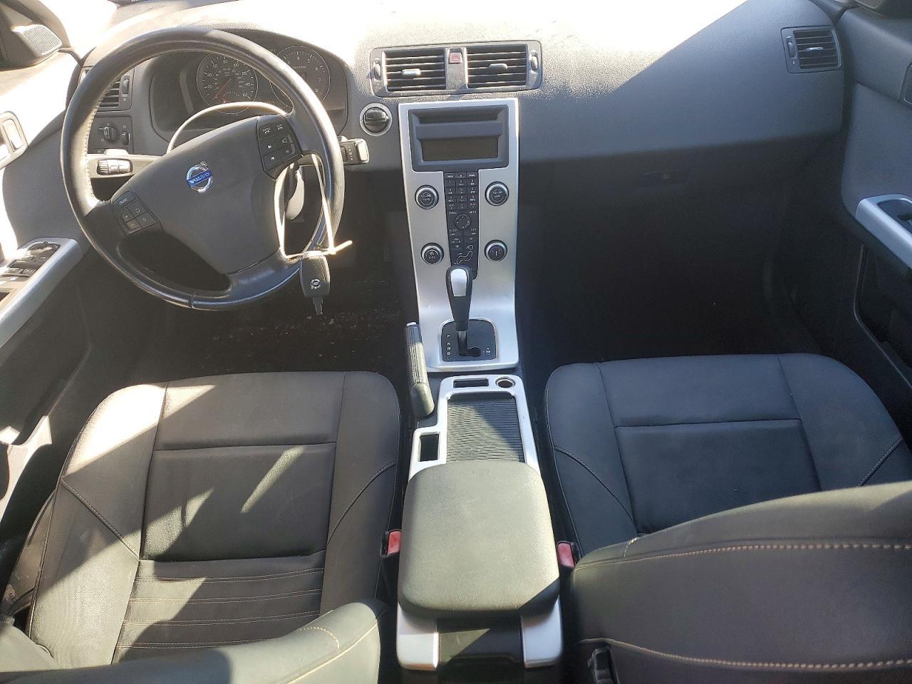 2010 VOLVO S40