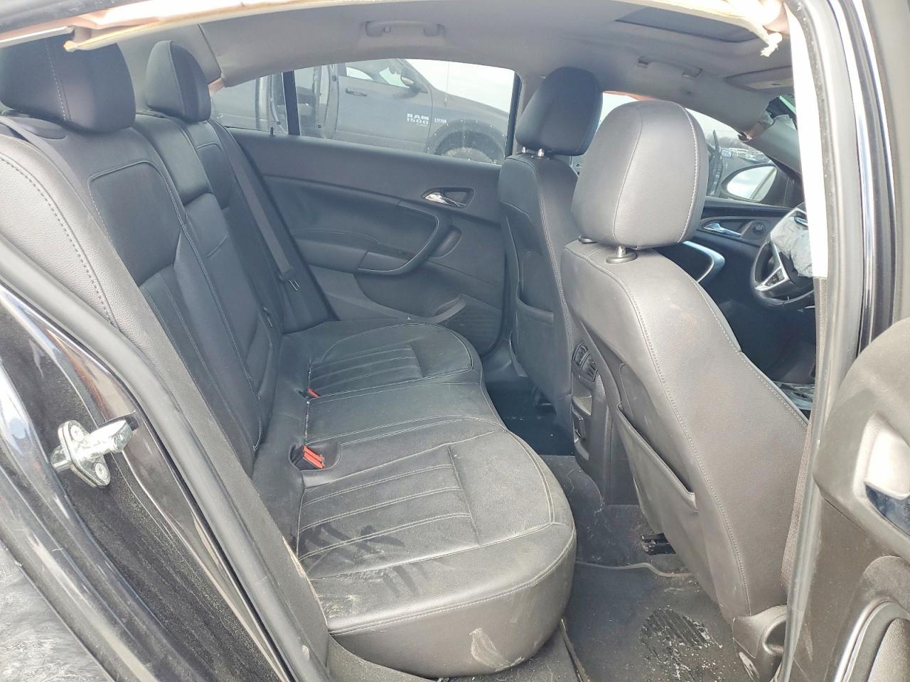 2011 BUICK Regal