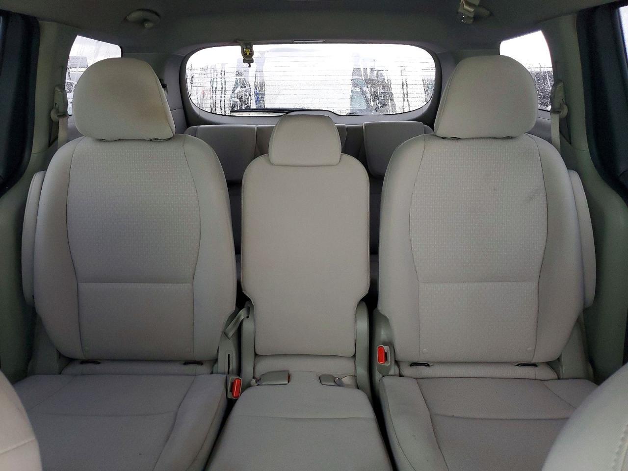 2016 KIA SEDONA
