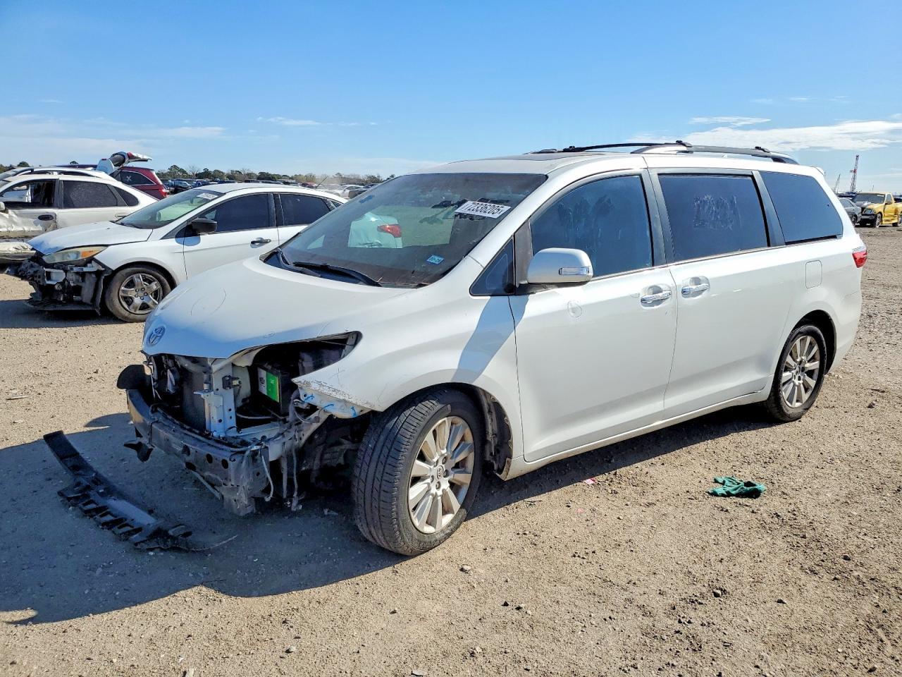 2015 TOYOTA SIENNA