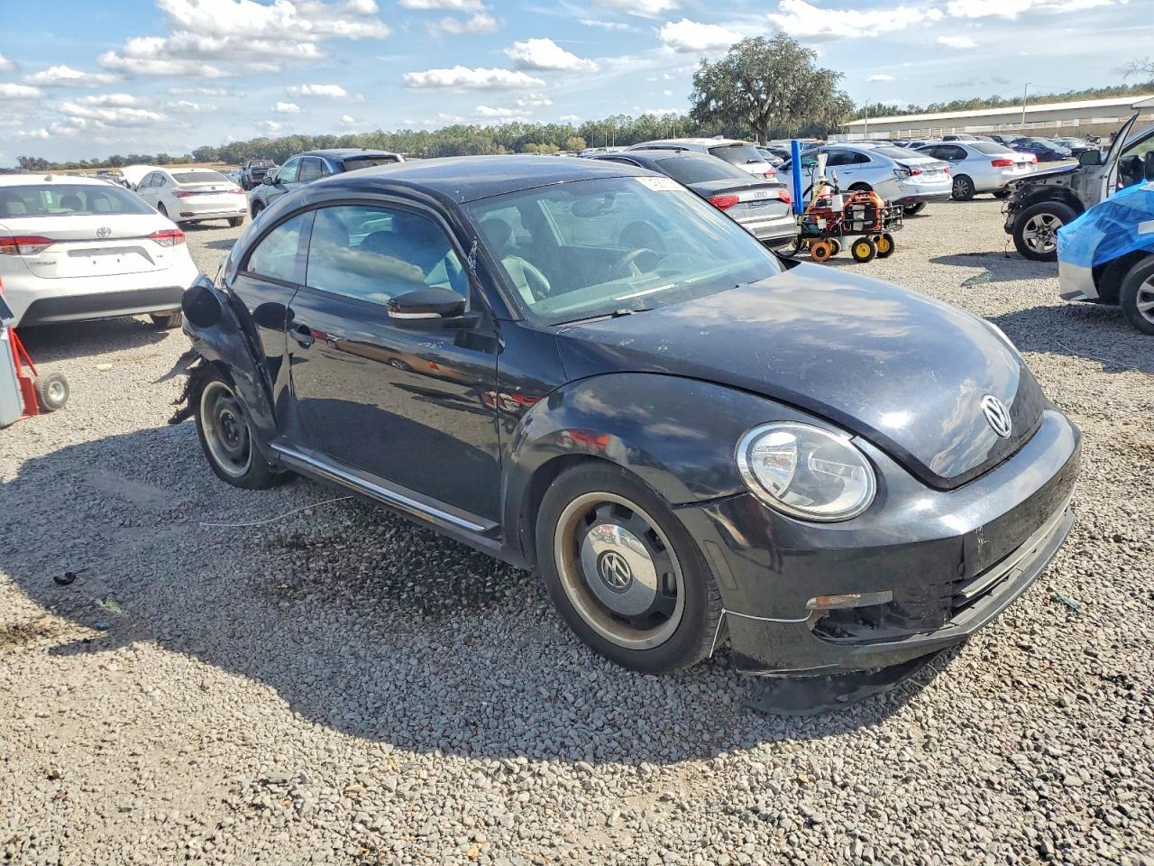 2015 VOLKSWAGEN Beetle