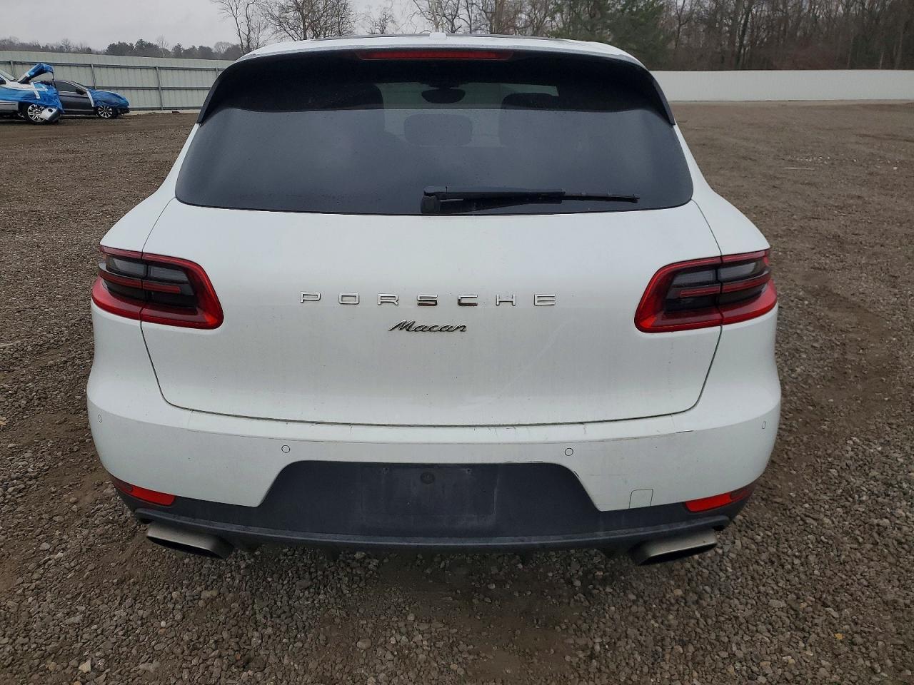 2018 PORSCHE Macan