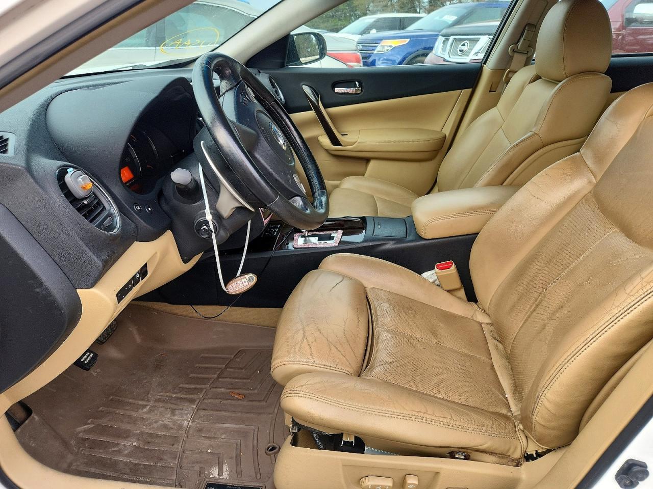 2010 NISSAN Maxima