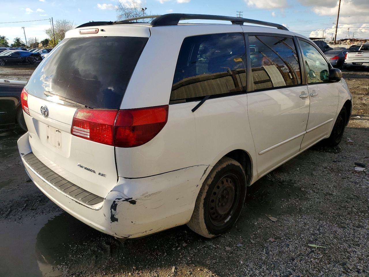 2004 TOYOTA SIENNA