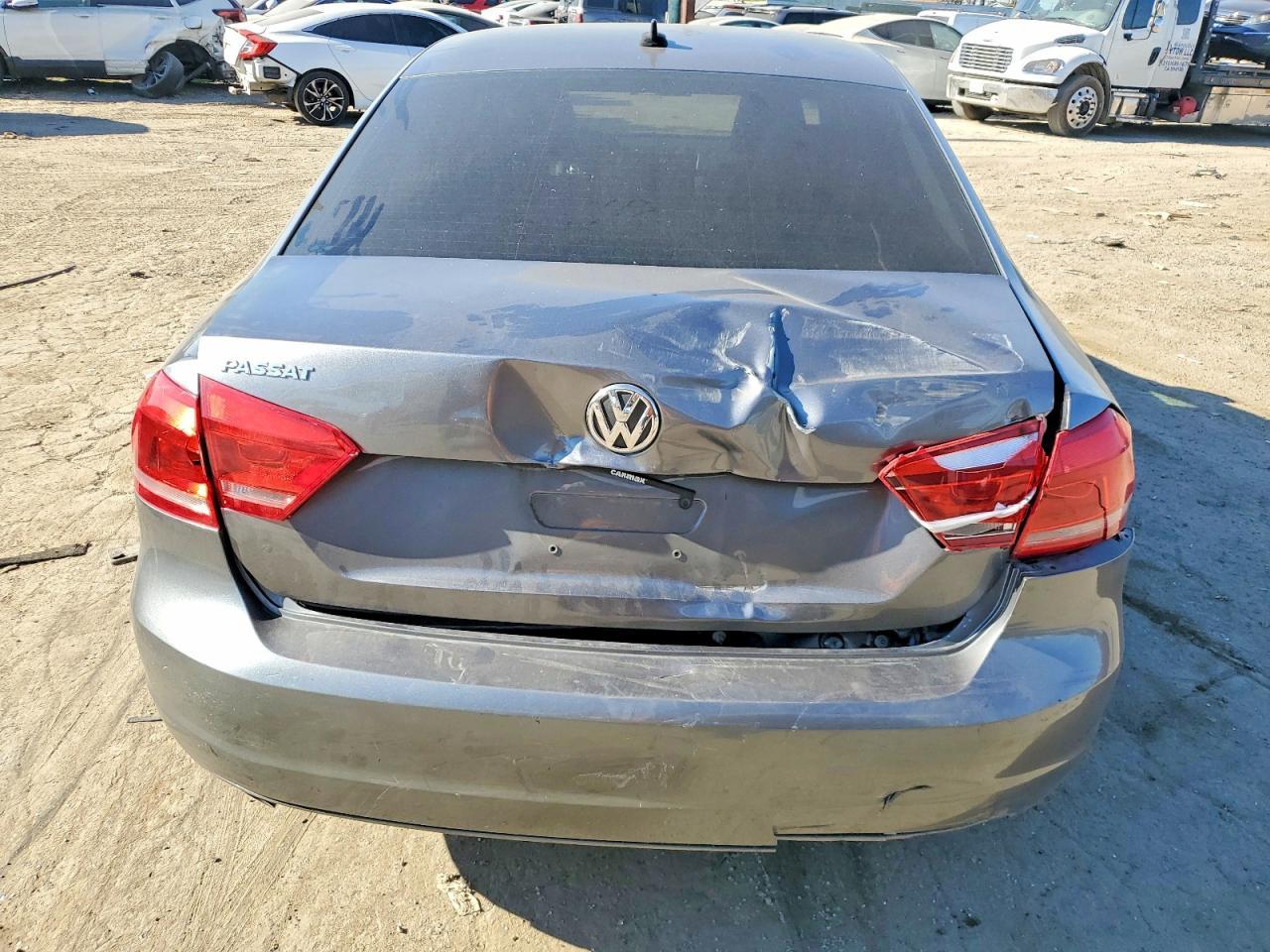 2014 VOLKSWAGEN Passat