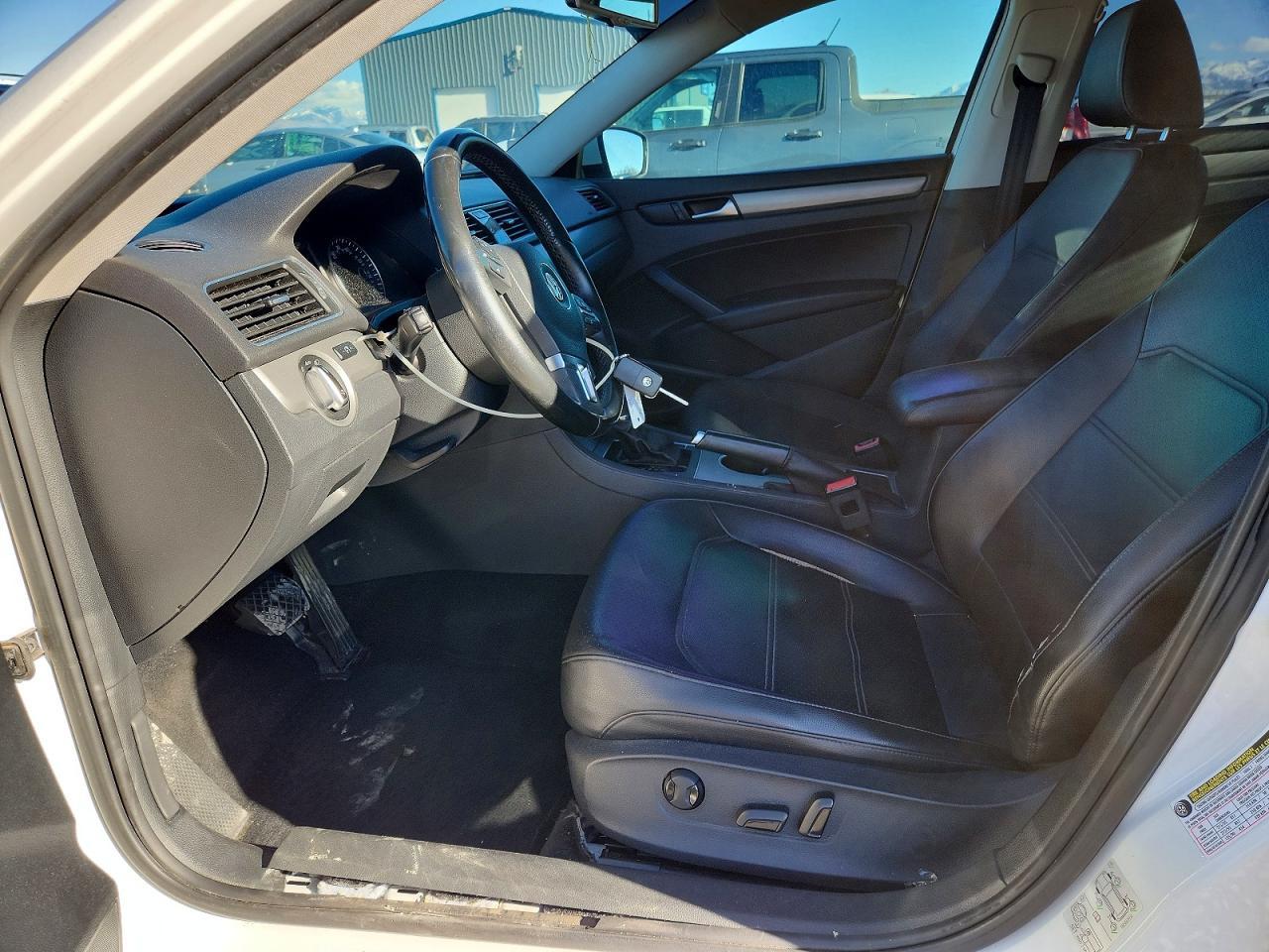 2014 VOLKSWAGEN Passat