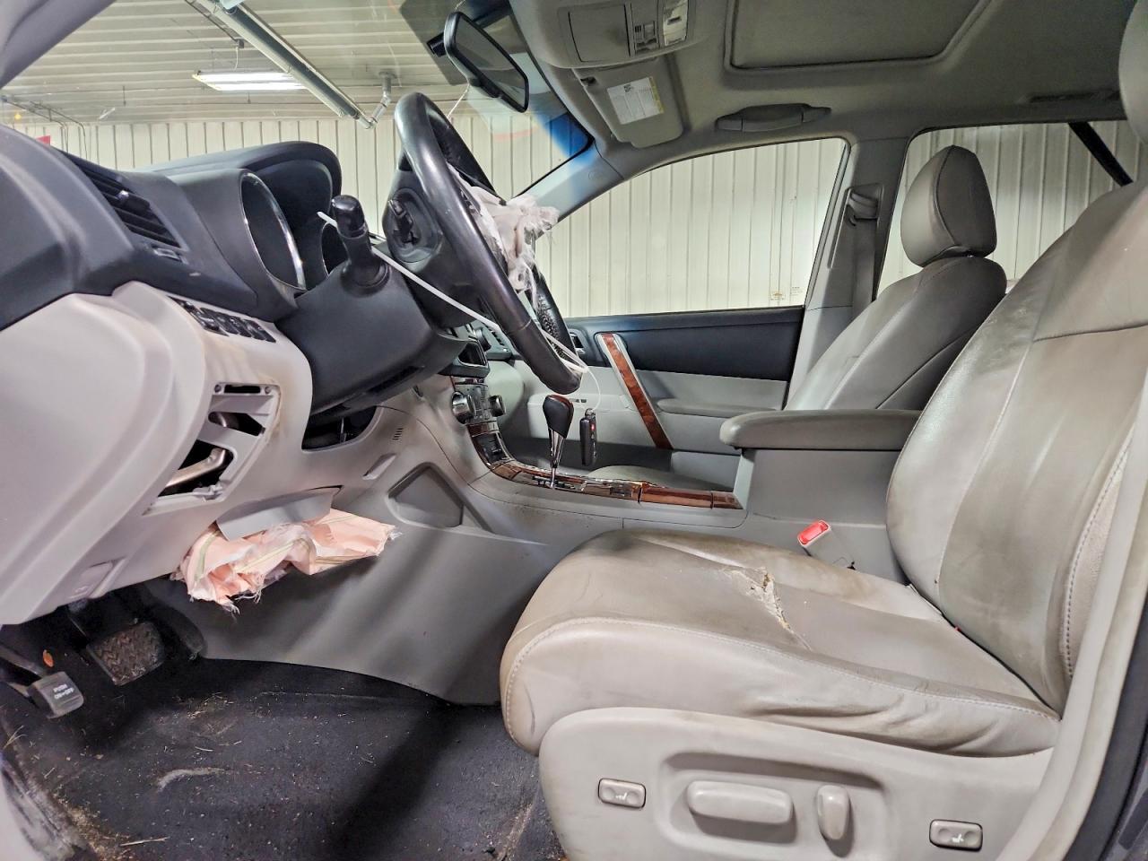 2013 TOYOTA HIGHLANDER