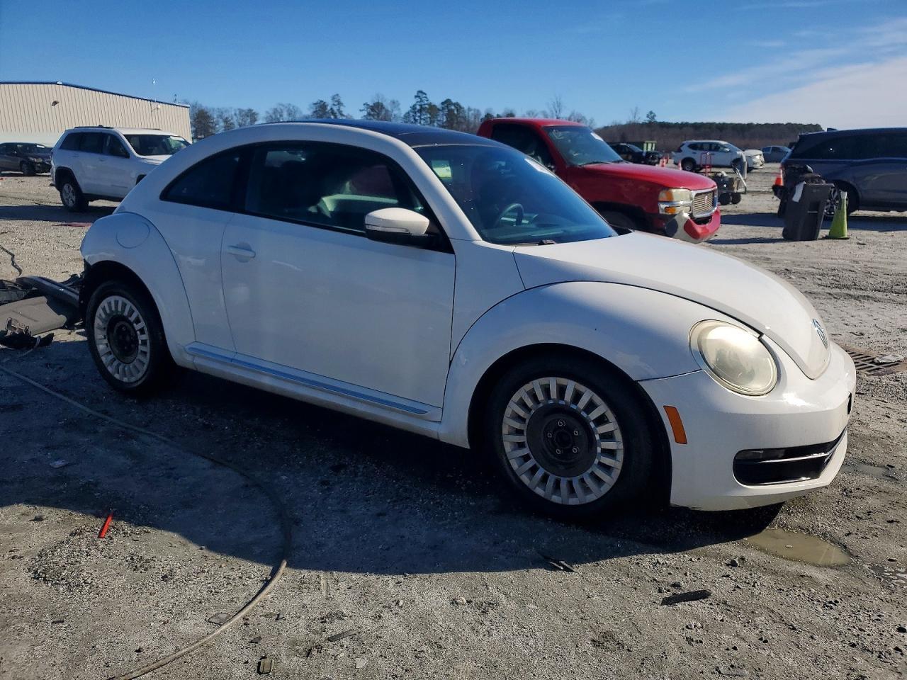 2012 VOLKSWAGEN Beetle