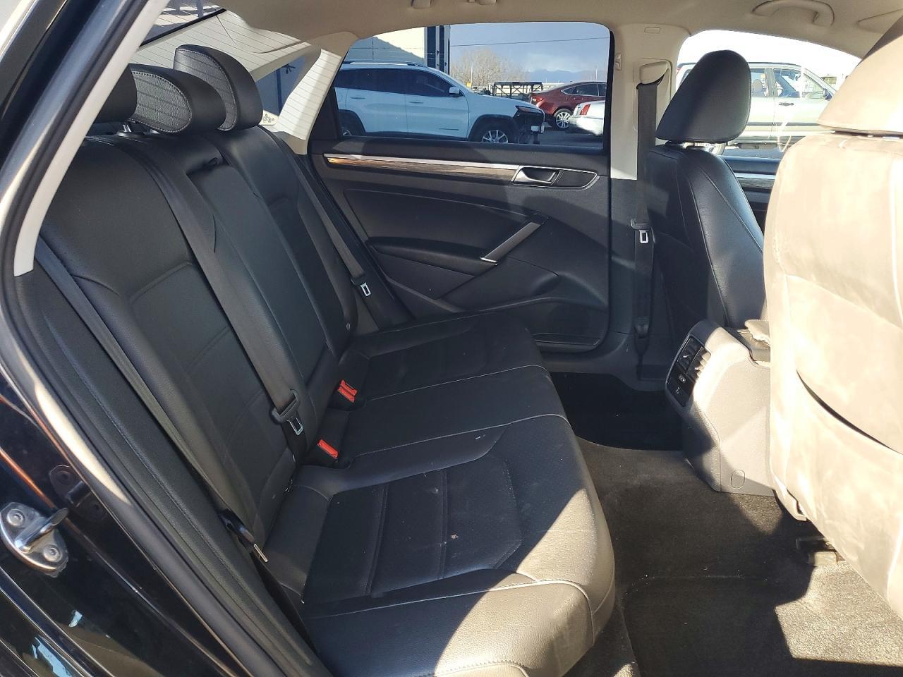 2018 VOLKSWAGEN Passat