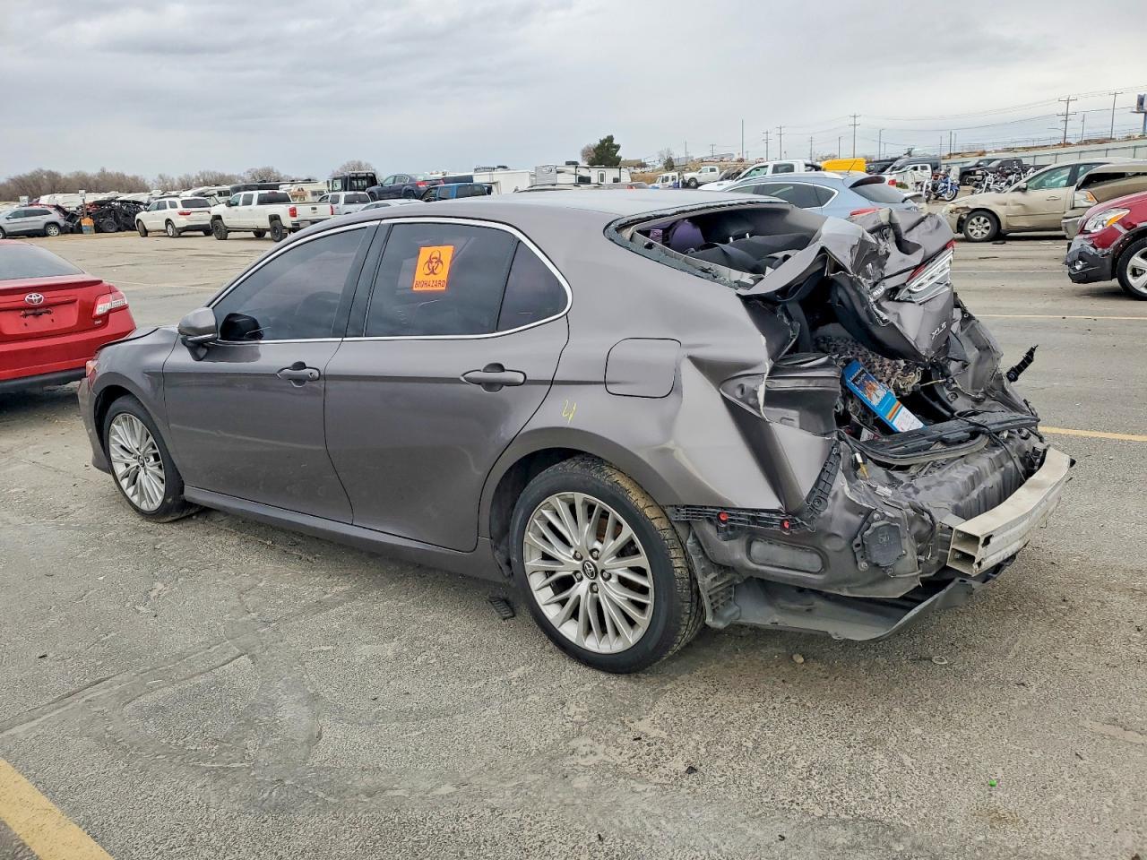 2018 TOYOTA CAMRY