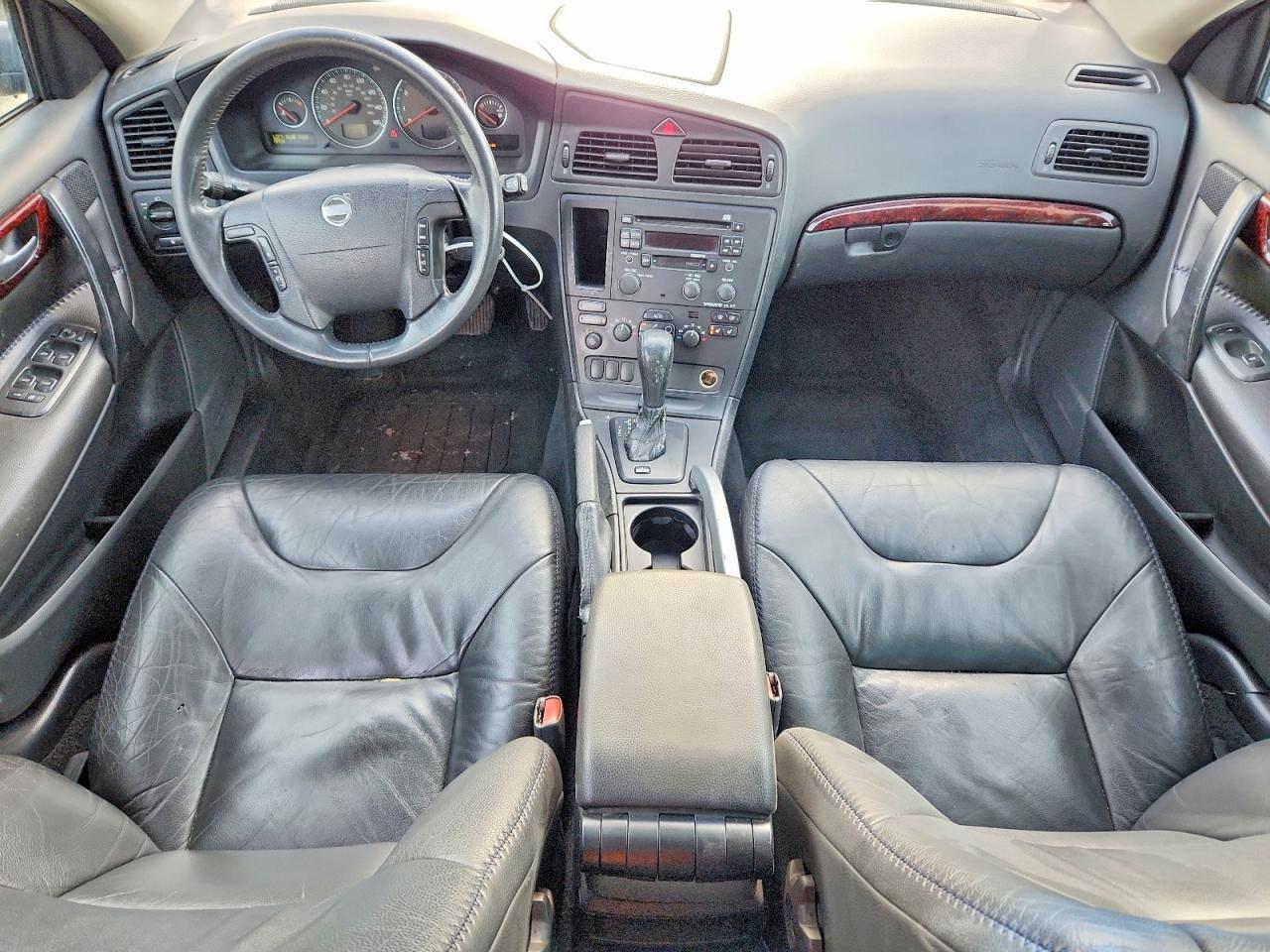2004 VOLVO XC70
