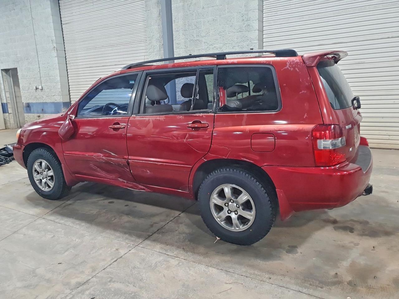 2004 TOYOTA HIGHLANDER