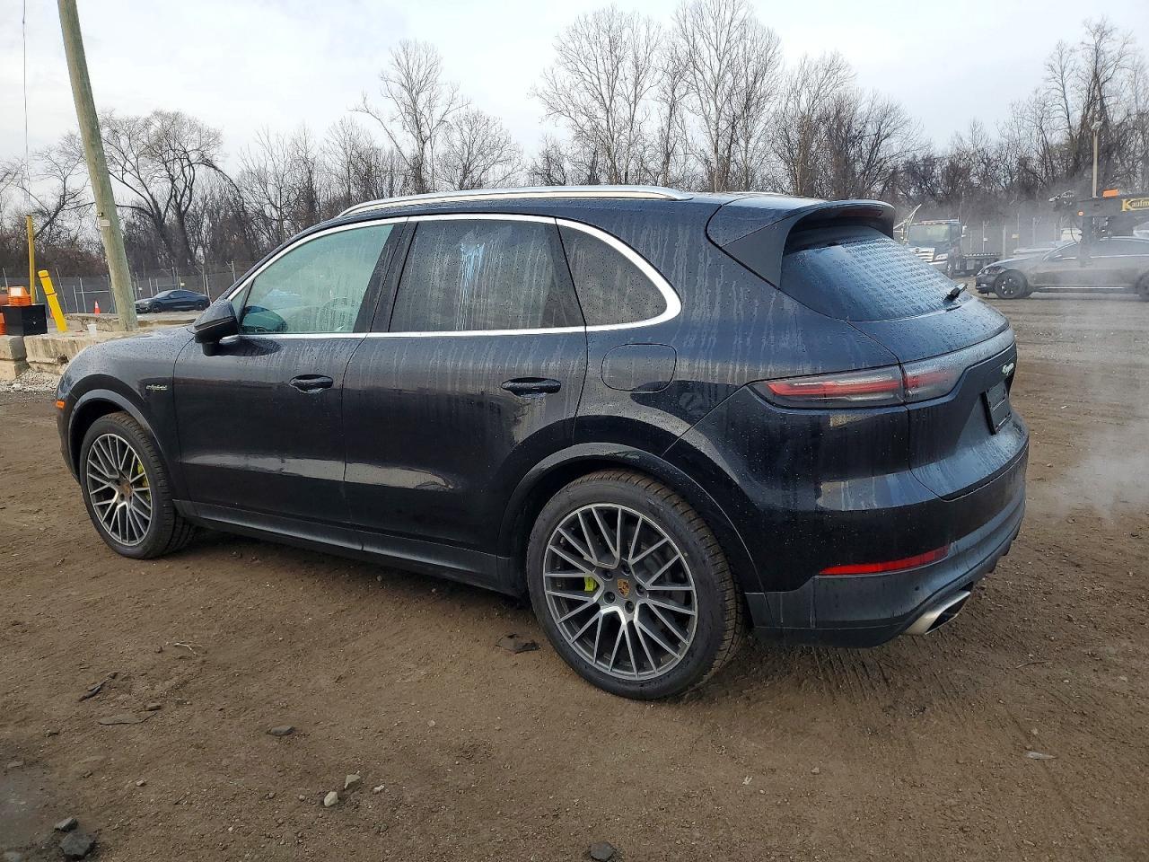 2019 PORSCHE CAYENNE