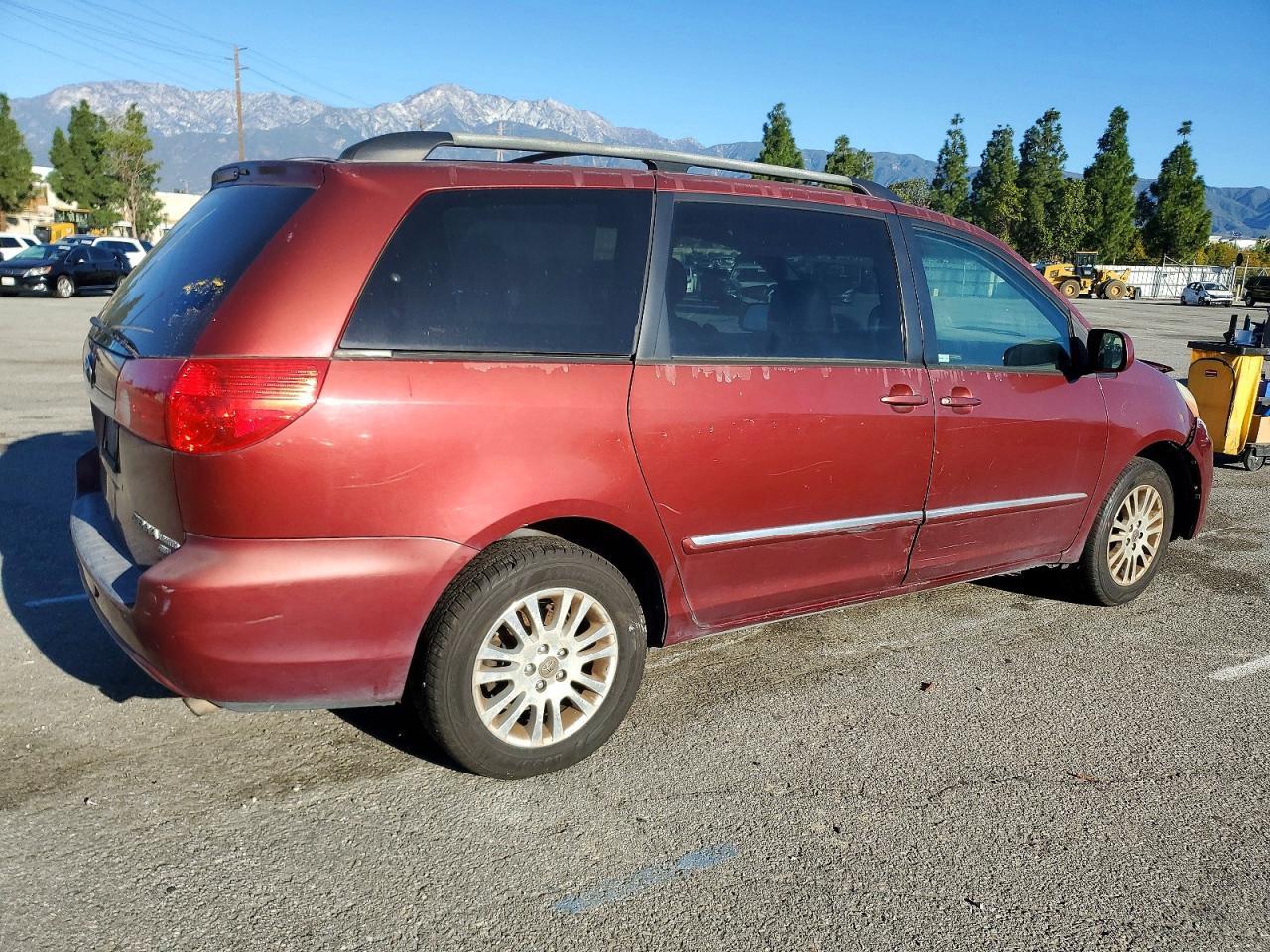 2008 TOYOTA SIENNA