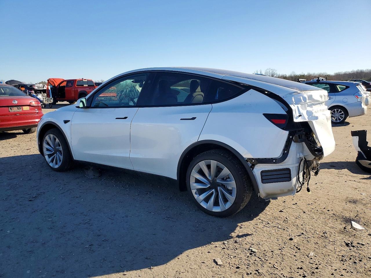 2026 TESLA MODEL Y