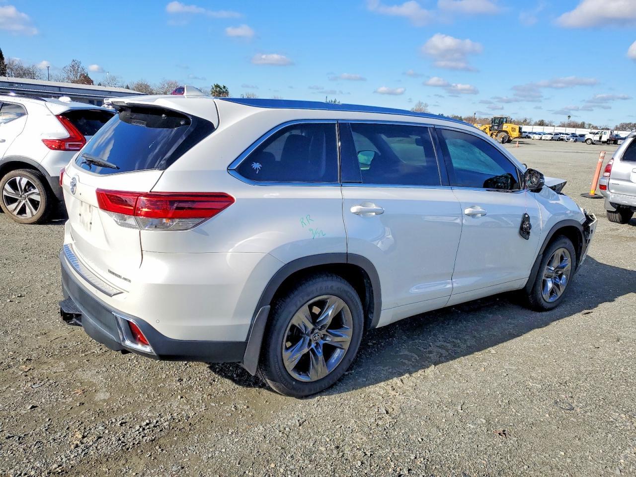 2017 TOYOTA HIGHLANDER
