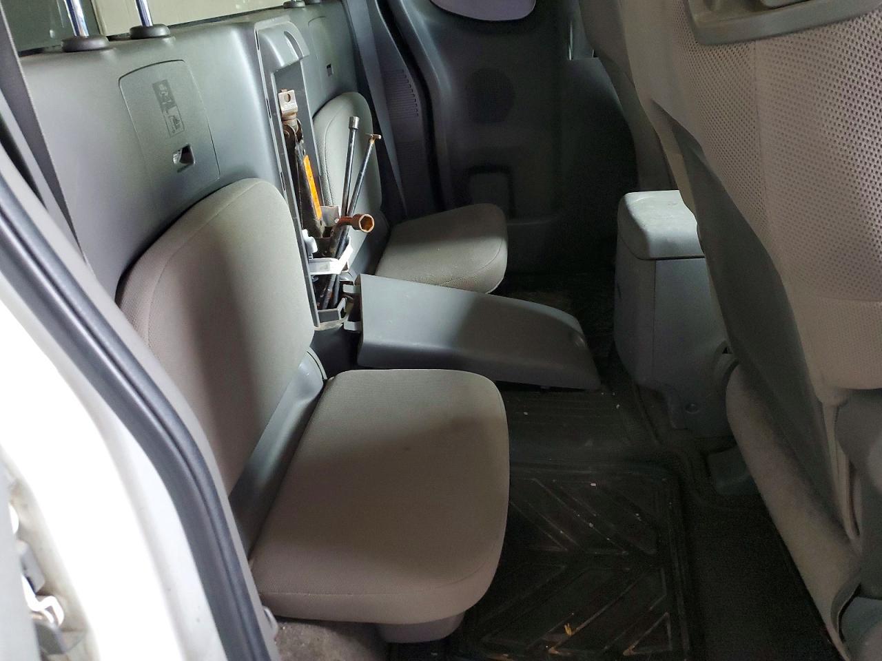 2010 NISSAN Frontier