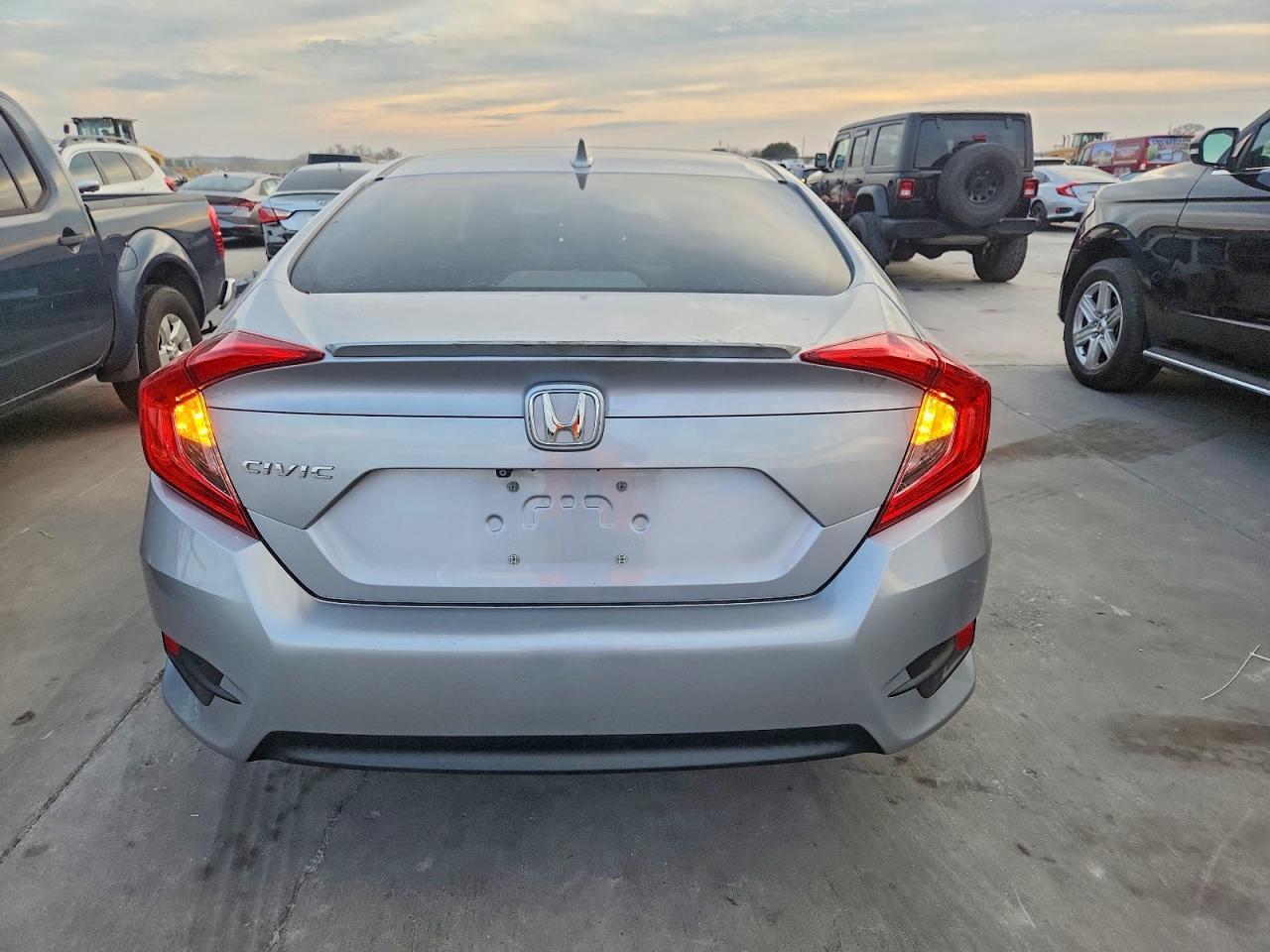 2018 HONDA CIVIC