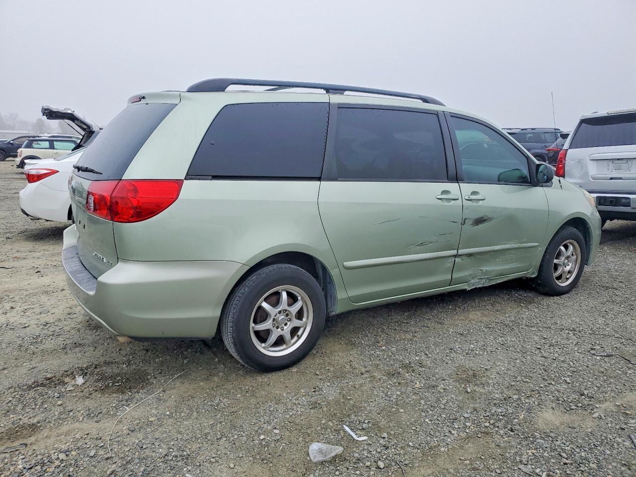 2006 TOYOTA SIENNA