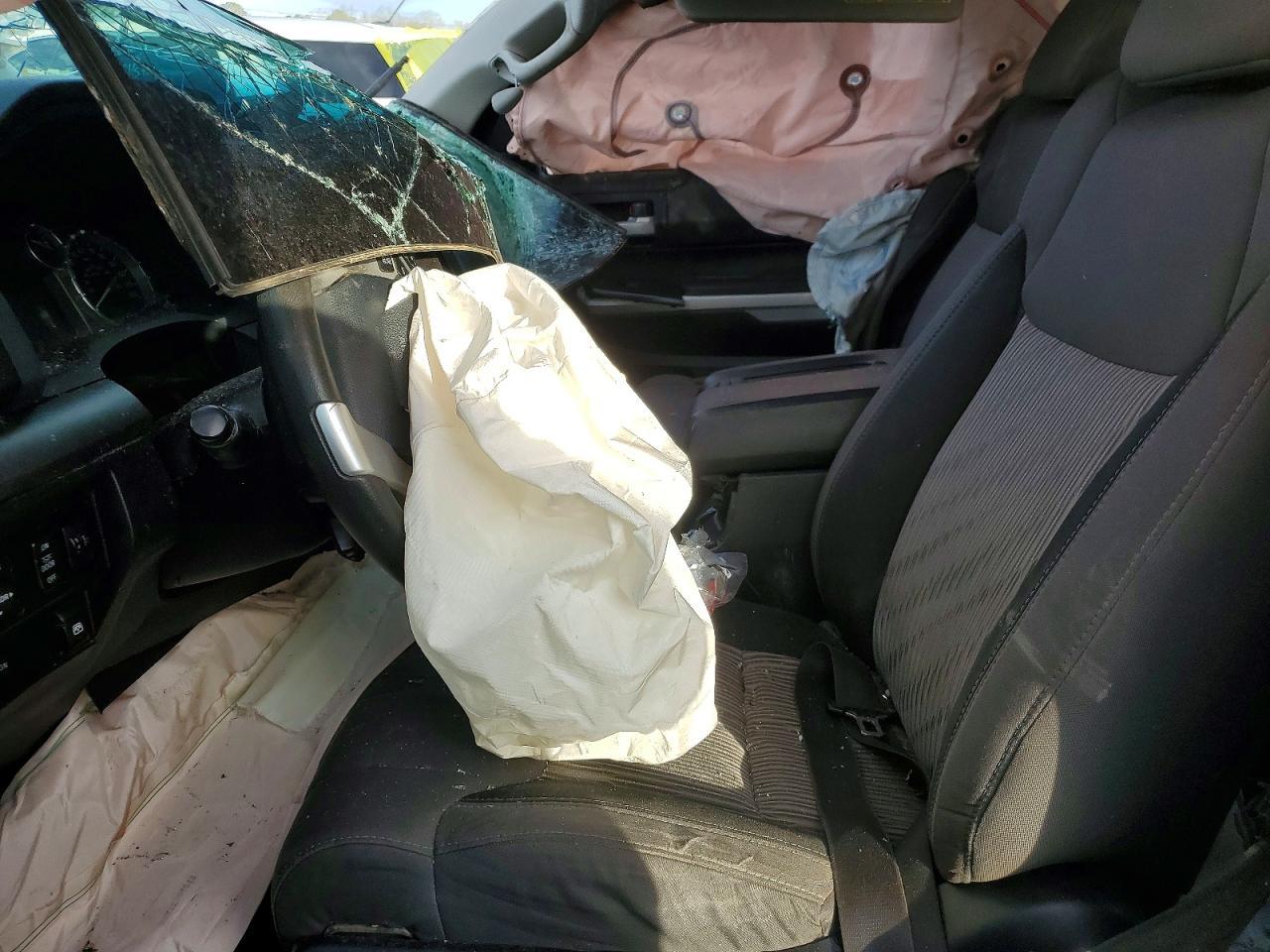 2016 TOYOTA TUNDRA