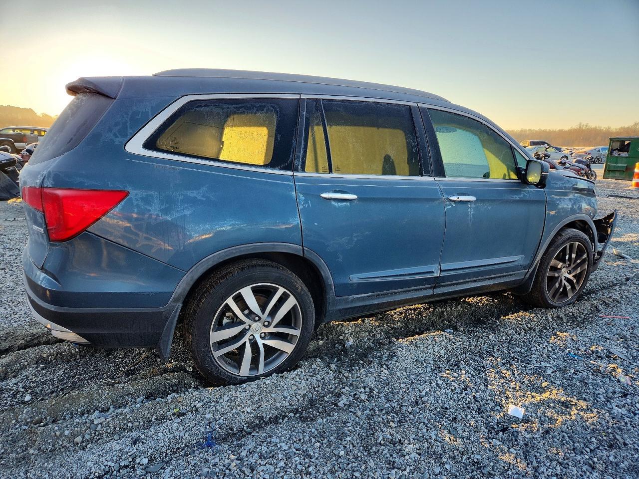 2017 HONDA PILOT