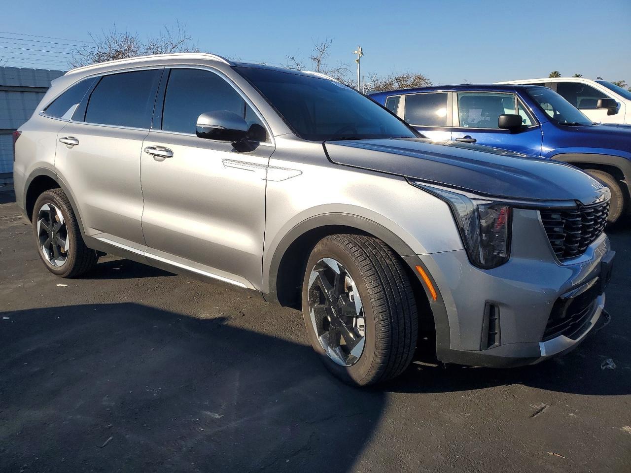 2025 KIA SORENTO