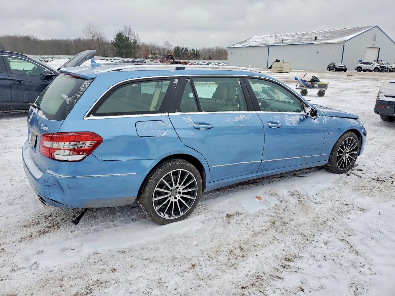 2012 MERCEDES-BENZ E-Class