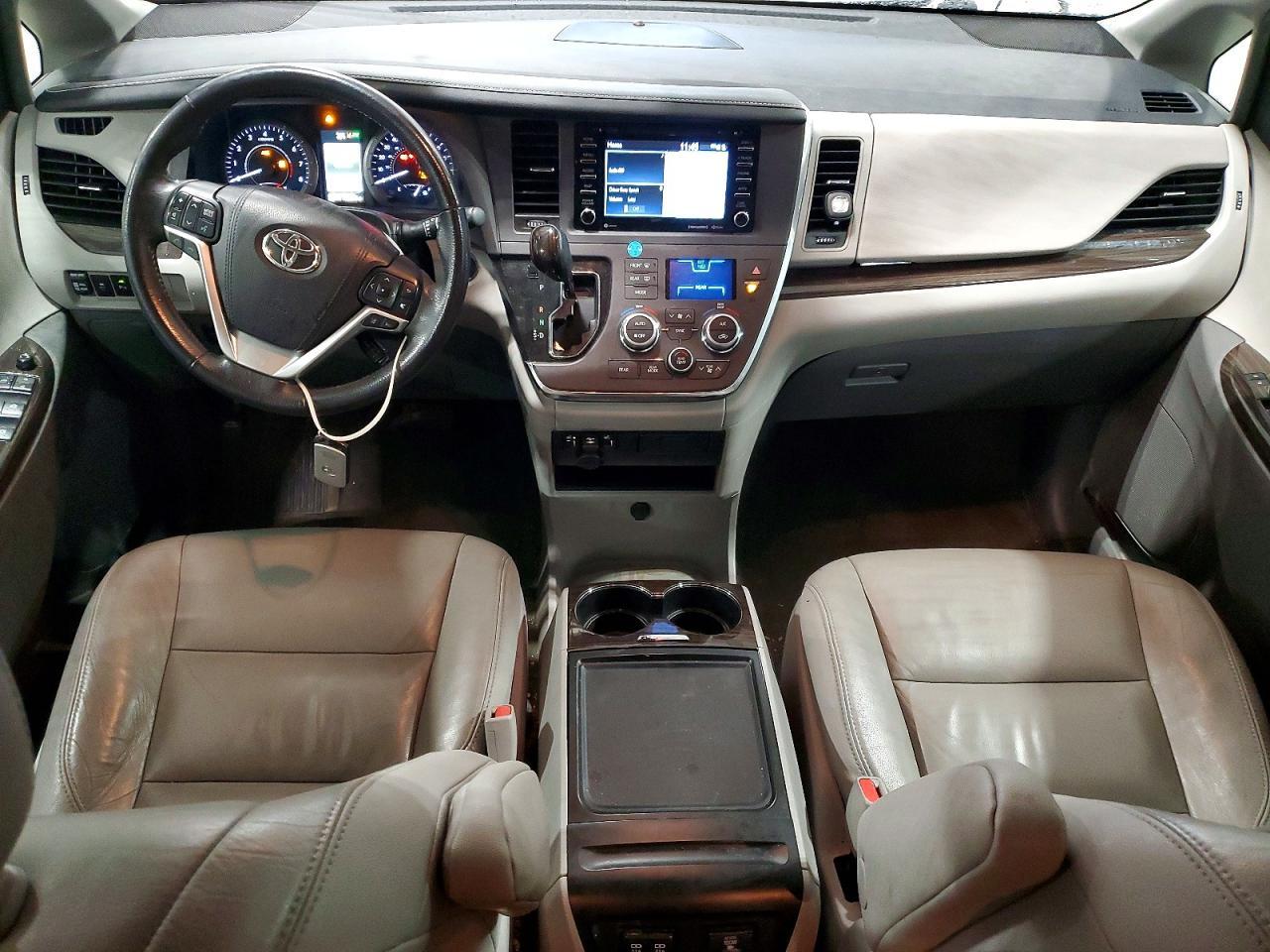2018 TOYOTA SIENNA