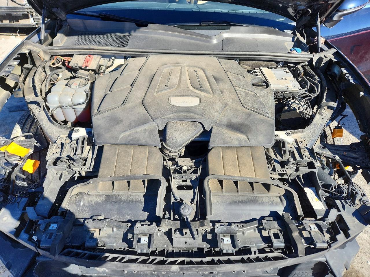 2019 PORSCHE CAYENNE