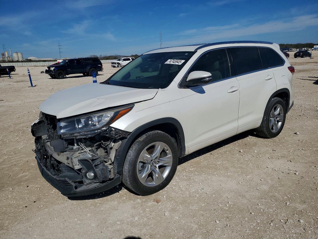 2017 TOYOTA HIGHLANDER