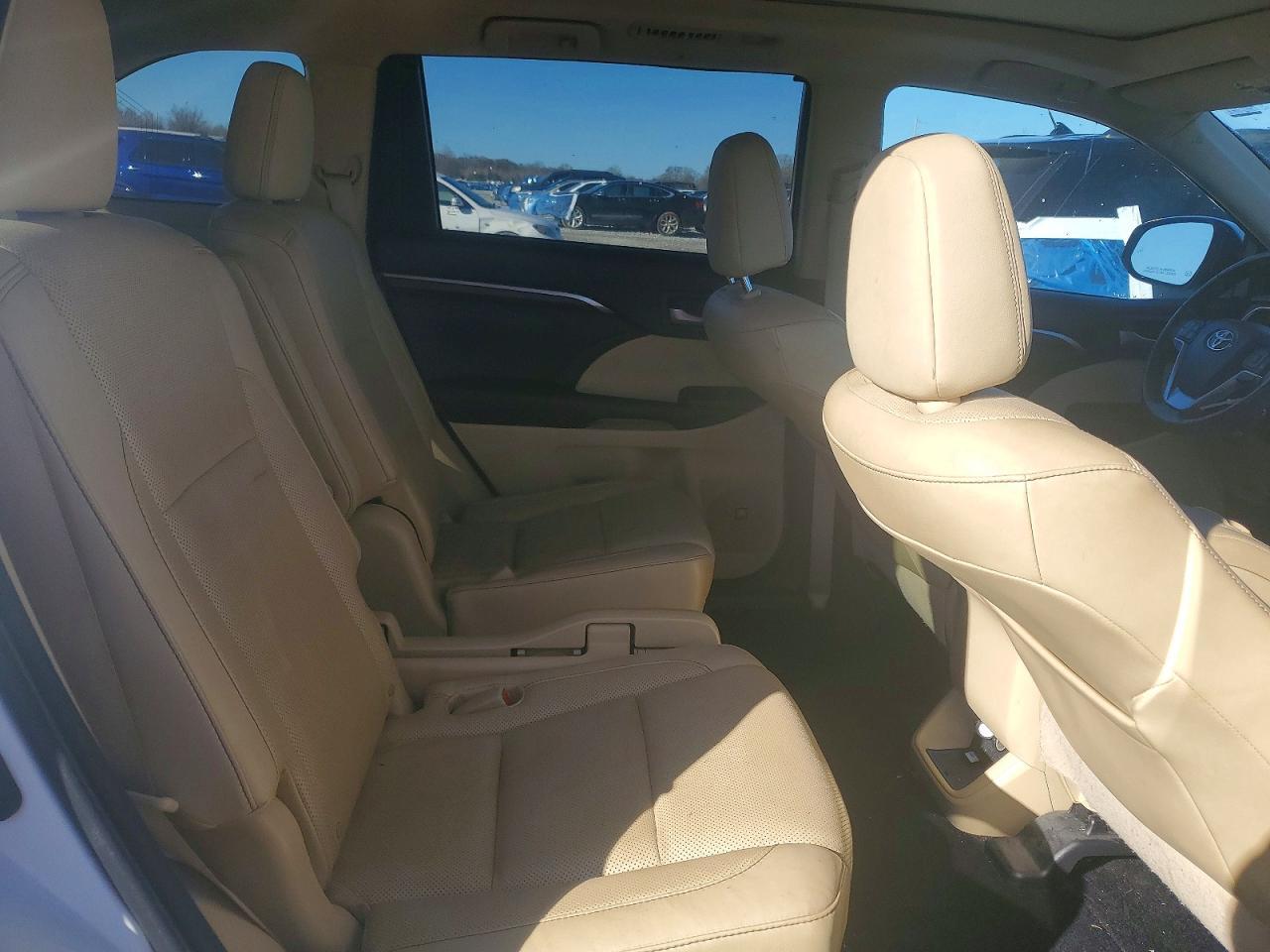 2015 TOYOTA HIGHLANDER