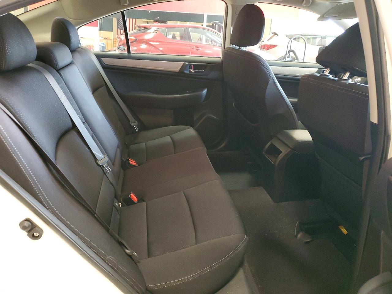 2017 SUBARU Legacy