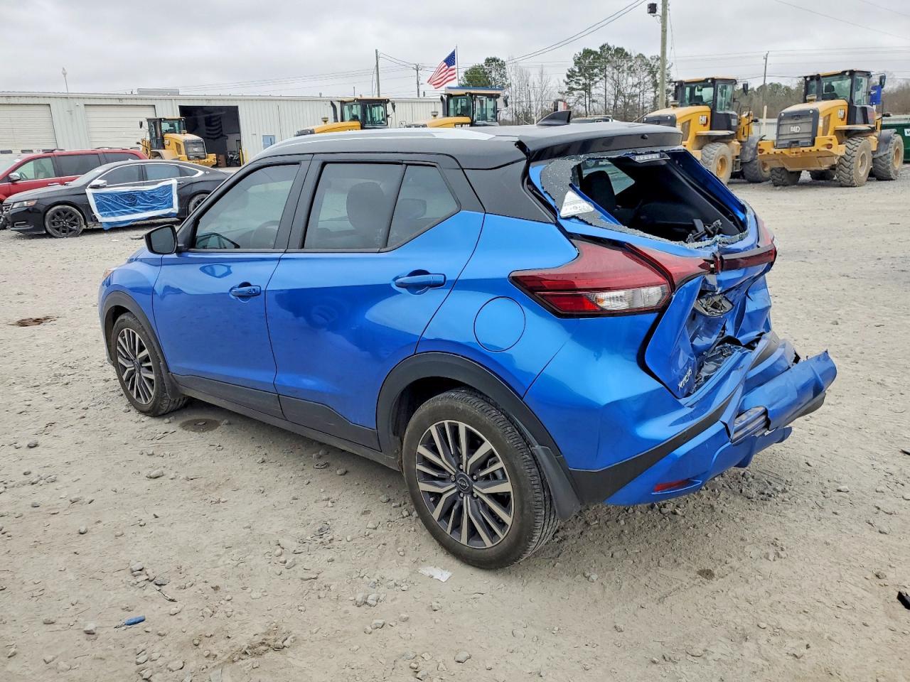 2024 NISSAN KICKS