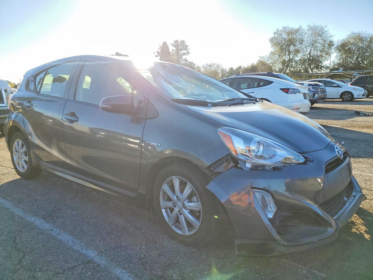 2017 TOYOTA Prius c