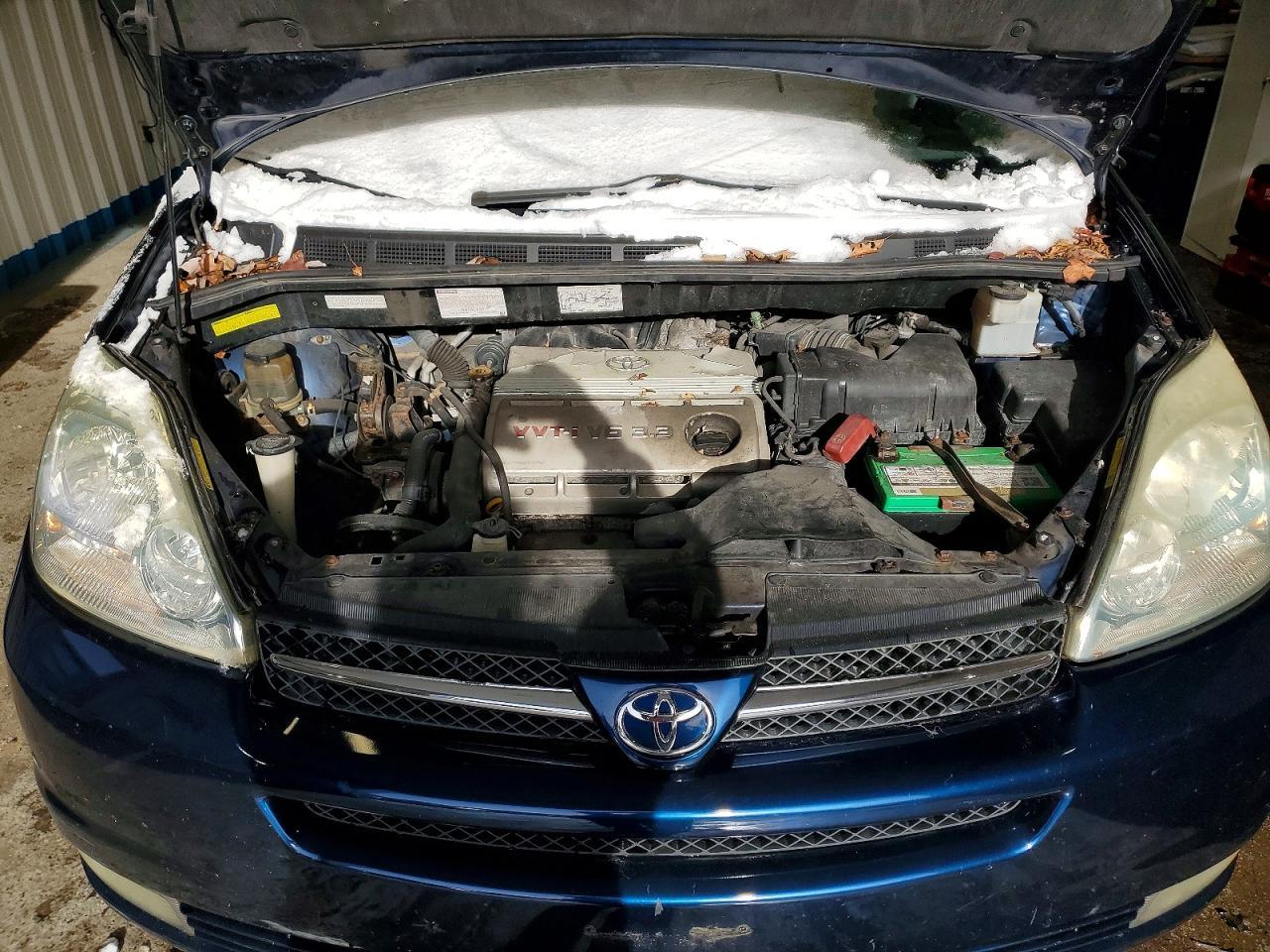 2003 TOYOTA SIENNA