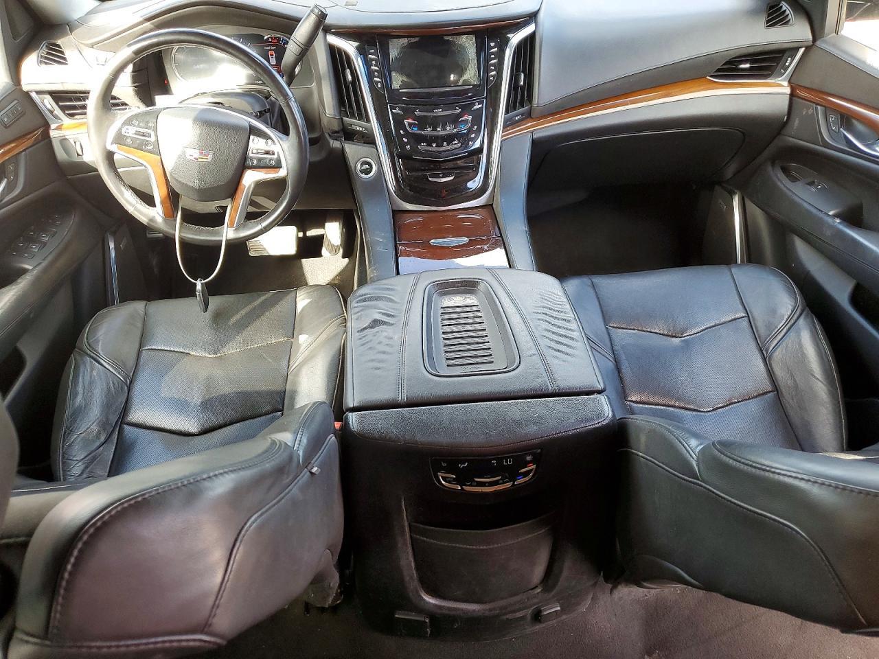 2018 CADILLAC Escalade ESV